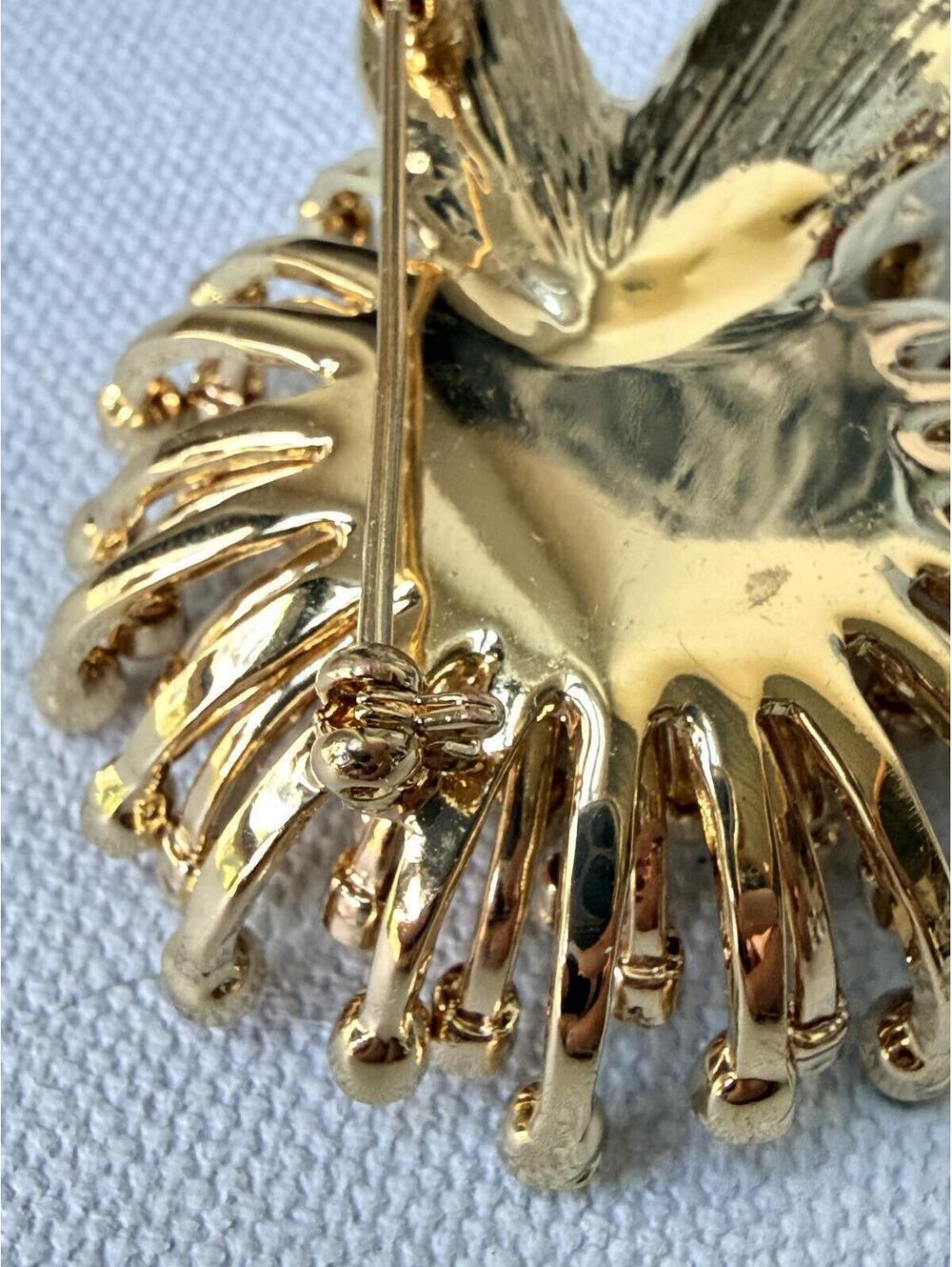 Vintage Gold Tone Rhinestone Chrysanthemum Flower Brooch Pin - Picture 5 of 9